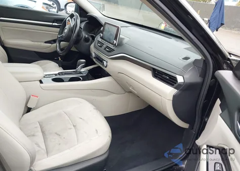 2021 Nissan Altima Sv Fwd z USA, uszkodzony, nr VIN 1N4BL4DV1MN300027